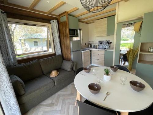 Galeriebild der Unterkunft Chalet 3 pièces avec terrasse à Coulon - API-1-52-669 in Coulon