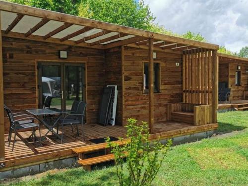 Chalet 39m² pour 4 personnes avec terrasse - API-1-52-669