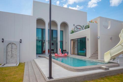 Πισίνα στο ή κοντά στο SUNNY BEAM Pool Villa Cha-am