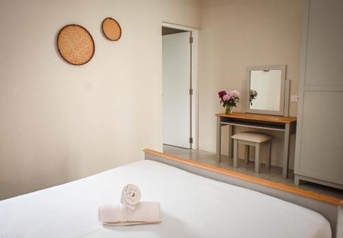 Postel nebo postele na pokoji v ubytování Bois Mapou Self Catering Apartments Unit 204