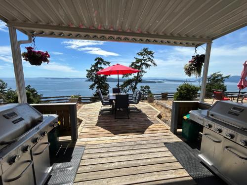 Fotografie z fotogalerie ubytování Shangri-La Oceanfront vacation home v destinaci Pender Island