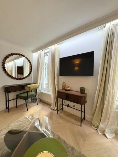 Elegant 1BR Monthly Rental near Place Vendôme