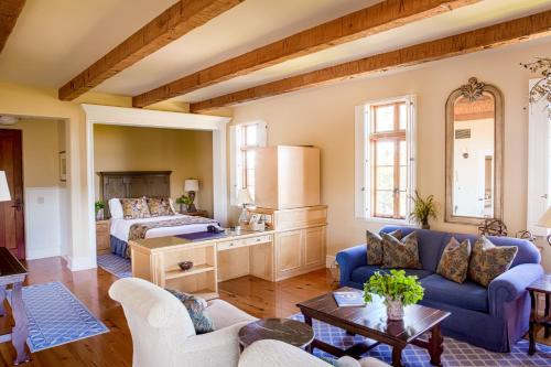 Χώρος καθιστικού στο CaliPaso Winery & Villa