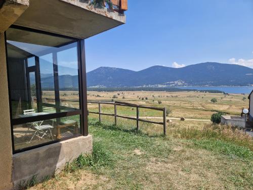 T2 vue sur lac, proche du centre ville