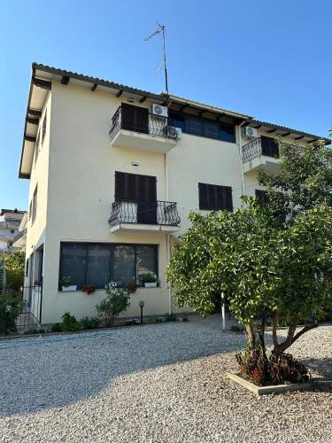 Villa Emma Durrës