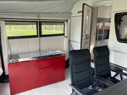 Mietwohnwagen 54にあるキッチンまたは簡易キッチン