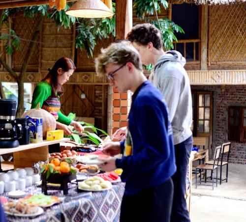 Mad i chaletet eller i nærheden