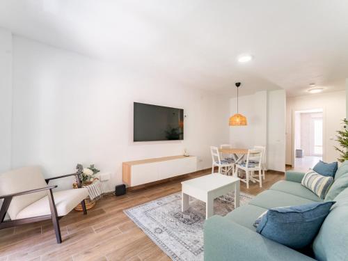 2-Bed in Heart of Los Boliches Pass the Keys
