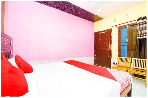 Postel nebo postele na pokoji v ubytování Hotel Kiran Talai HP