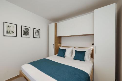 Katil atau katil-katil dalam bilik di Holiday house Luca with private pool