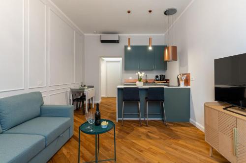 House of David Modern Apt
