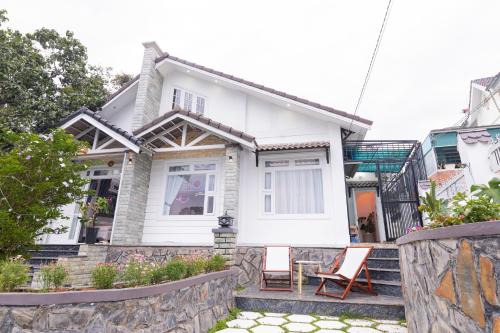 Το κτήριο όπου στεγάζεται  η βίλα