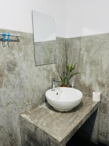 Koupelna v ubytování KoKo HomeStay- Weligama Private Room