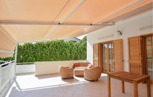 Χώρος καθιστικού στο 4 Bedroom Lovely Home In Porto Empedocle