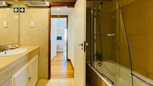 Penthouse Triplex Marina T2 by HsR Vilamarina