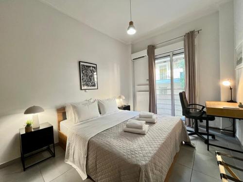 1BR Warm and Earthy apartment in Athens with AC