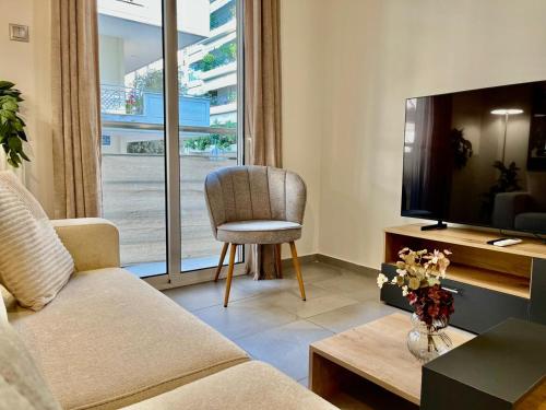 1BR Warm and Earthy apartment in Athens with AC