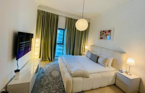 Big Studio Apartment in Dubai Marina Walking to JBR Beach, Cruise and DMCC Metro