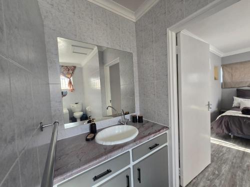 Postel nebo postele na pokoji v ubytování ROOMHeidelberg