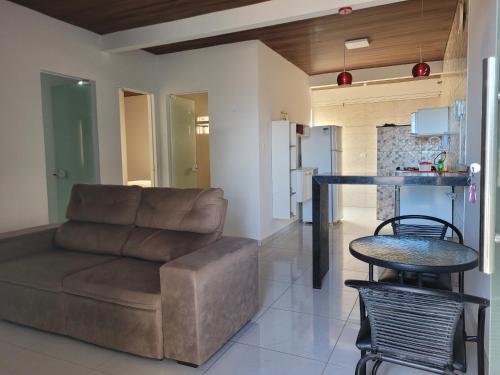 Χώρος καθιστικού στο Apartamento com suíte, localizado na Avenida Silvio Silva, n 33, bairro Hernani Sa, Ilhéus - Ba, sem garagem