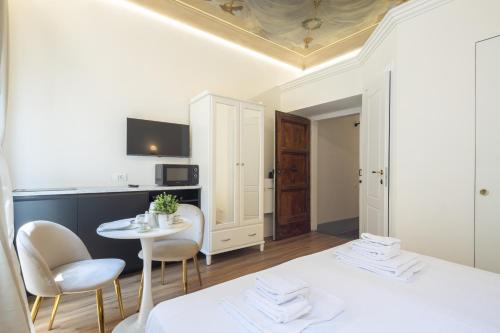 Charming & Spacious Florence Apartment