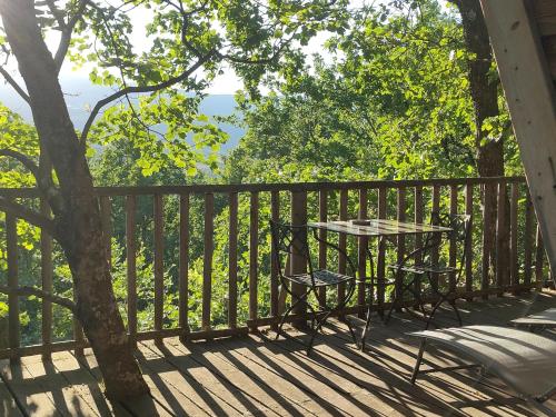 Balkón nebo terasa v ubytování Cabane de la Bannette - Magnifique cabane dans les arbres, vue panoramique