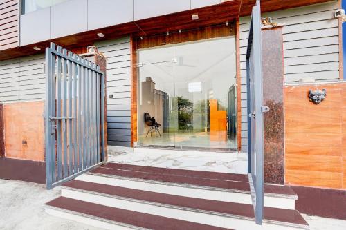 Η πρόσοψη ή η είσοδος του Hotel O Varn Residency And Hotels