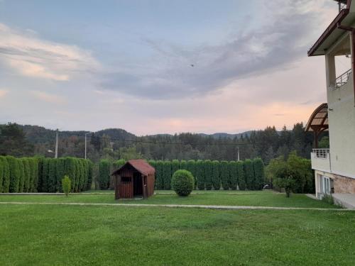 Un paisaje natural cerca de la villa
