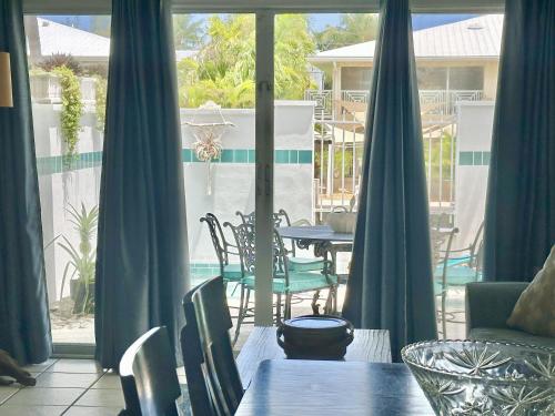 La alberca dentro o cerca de Seas the Keys Getaway