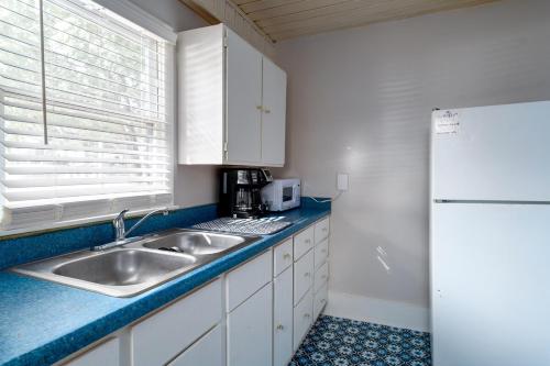 Η κουζίνα ή μικρή κουζίνα στο Relaxing Vibrant and Upscale 1Bedroom 1Bath Apartment