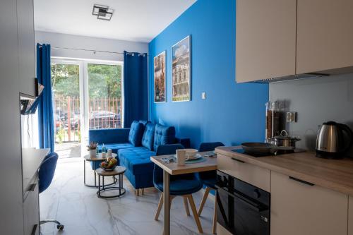 Blue Garden Studio by Fengshui4u, prywatny ogródek, bezpłatny parking, nowy budynek, dostęp na kod