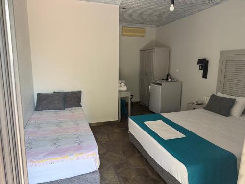Gallery image of Luxury Rooms Skidia Kekes Beach in Thymonia Beach