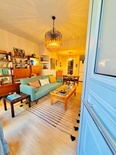 70's Vintage Hideaway Appartment