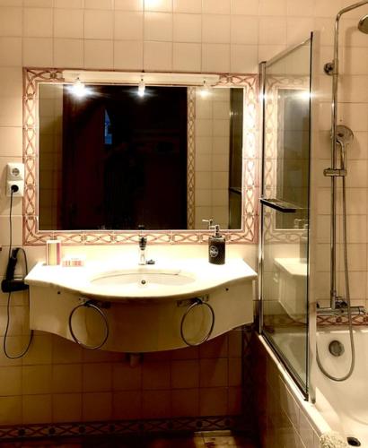 Art 13 - Apartamento com ar condicionado e piscina