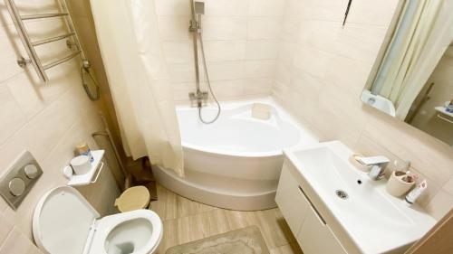 Ένα μπάνιο στο Quiet Studio Bishkek