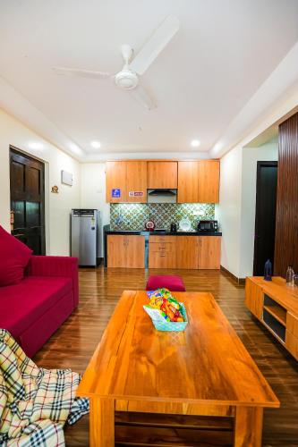 Küche/Küchenzeile in der Unterkunft Skylight BnB E203 - 2BHK with pool walking distance to Candolim beach