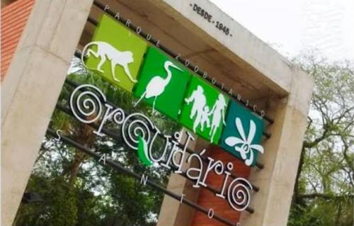 Ein Zertifikat, Auszeichnung, Logo oder anderes Dokument, das in der Unterkunft Aconchego no Litoral ausgestellt ist