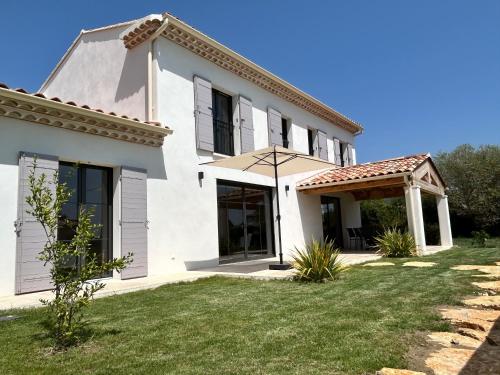 Το κτήριο όπου στεγάζεται  η βίλα