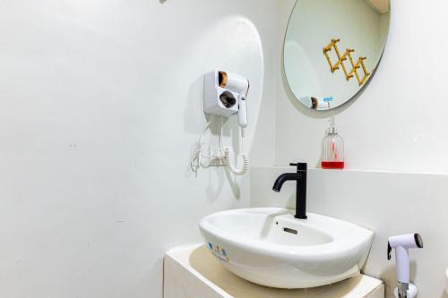 Koupelna v ubytování CozyLuxe Staycation at Pine Suites Tagaytay by Crown Asia