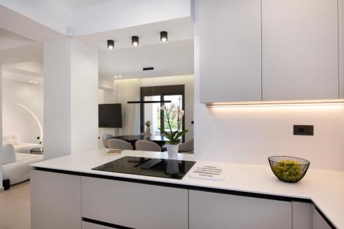 Η κουζίνα ή μικρή κουζίνα στο Ethernal Luxury Maisonnette-Next to the sea