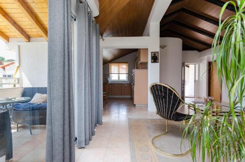 Χώρος καθιστικού στο Apartments and Rooms PREKA