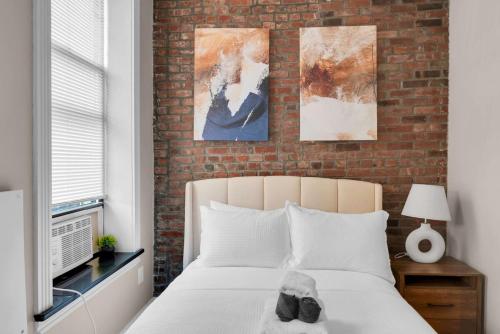 Gallery image of Boutique Style 2BR Haven Sleeps 5 Heart of LES in New York