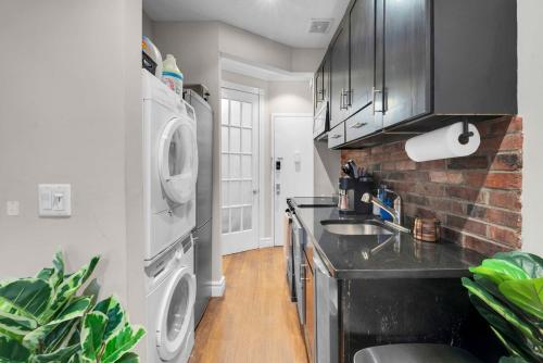 Gallery image of Boutique Style 2BR Haven Sleeps 5 Heart of LES in New York