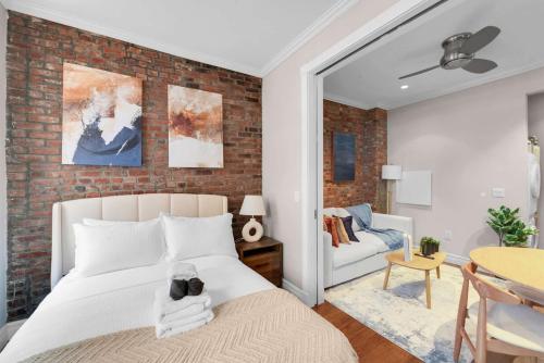 Gallery image of Boutique Style 2BR Haven Sleeps 5 Heart of LES in New York