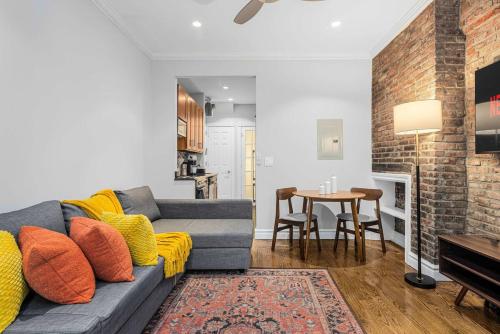 Gallery image of 2BR Lower East Side Family Haven Private Patio in New York