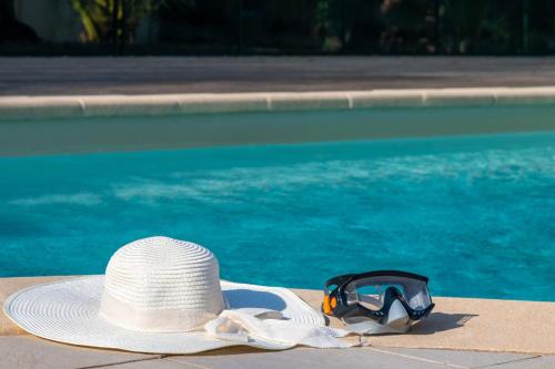 1-Br Garden Apartment with Pool Peaceful Private Parking