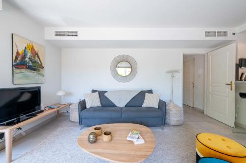 1-Br Garden Apartment with Pool Peaceful Private Parking