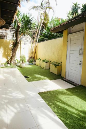 Κήπος έξω από το Villa Frankie in Central Legian
