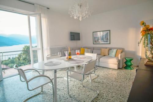 Гостиная зона в LA LIMONAIA Vista Lago