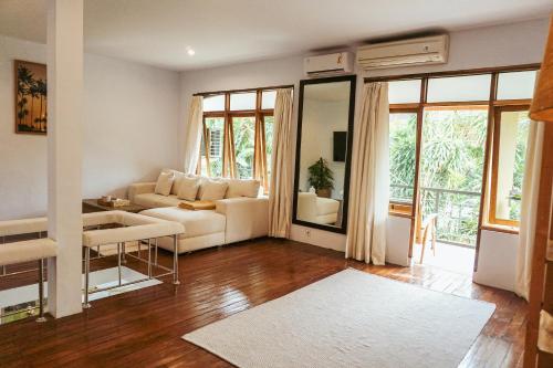 Χώρος καθιστικού στο Villa Frankie in Central Legian